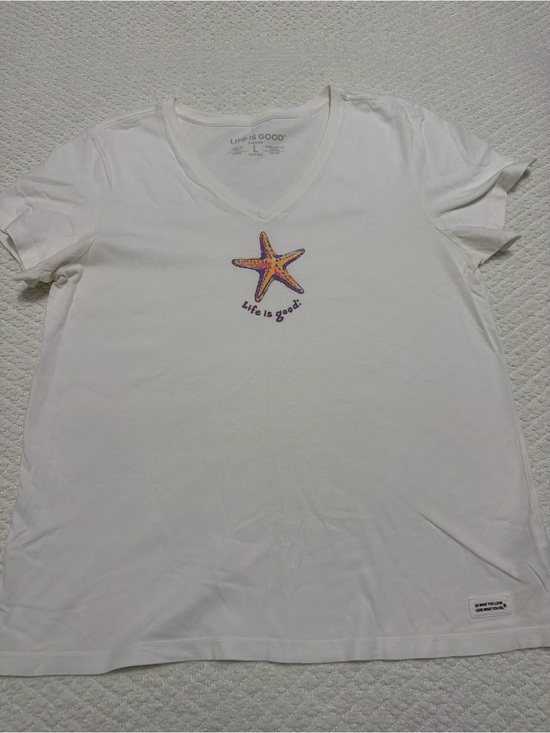 Life Is Good Tops - Life is Good Pencily Starfish Short Sleeve White V-Neck Women’s Size Large